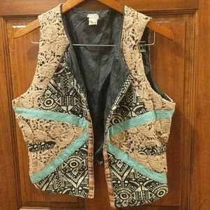 Gimmicks BKE size large boho vest